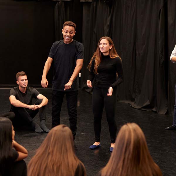 Civic Engagement Through Theatre: Running a Brechtian Workshop in the Classroom